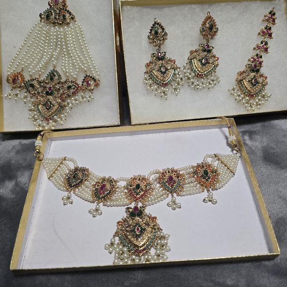 Indian/Pakistan jwellery - Picture 8 of 13